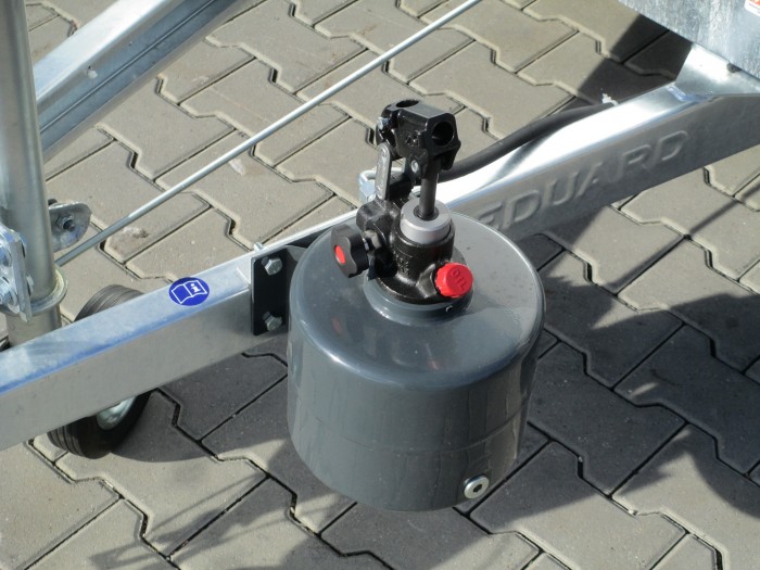 Eduard 2031-J-72 Rückwärtskipper mit Handpumpe – Bild 3