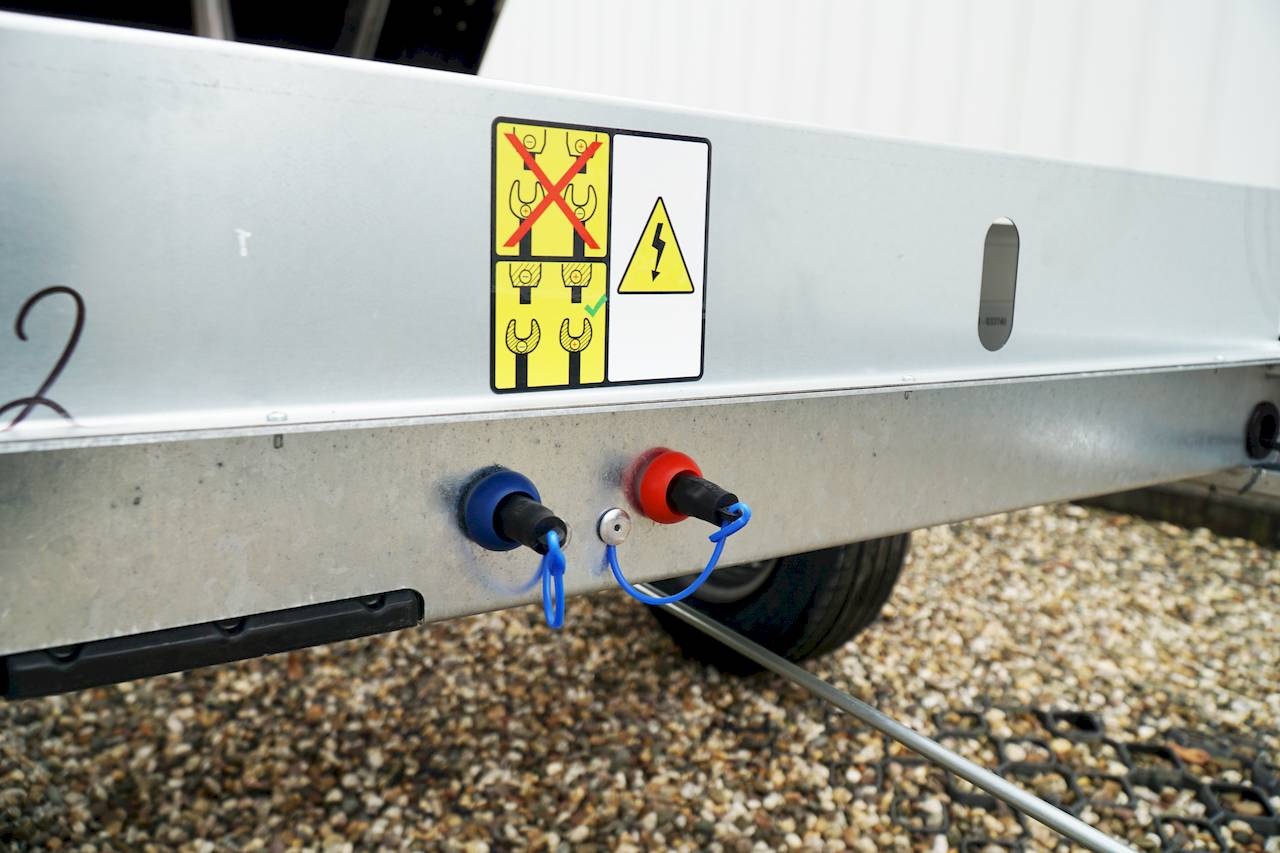 Cheval Liberté Debon PW1.2 LUX Rückwärtskipper 2000 kg mit Elektrohydraulik – 306 x 155 x 30 cm – Bild 6