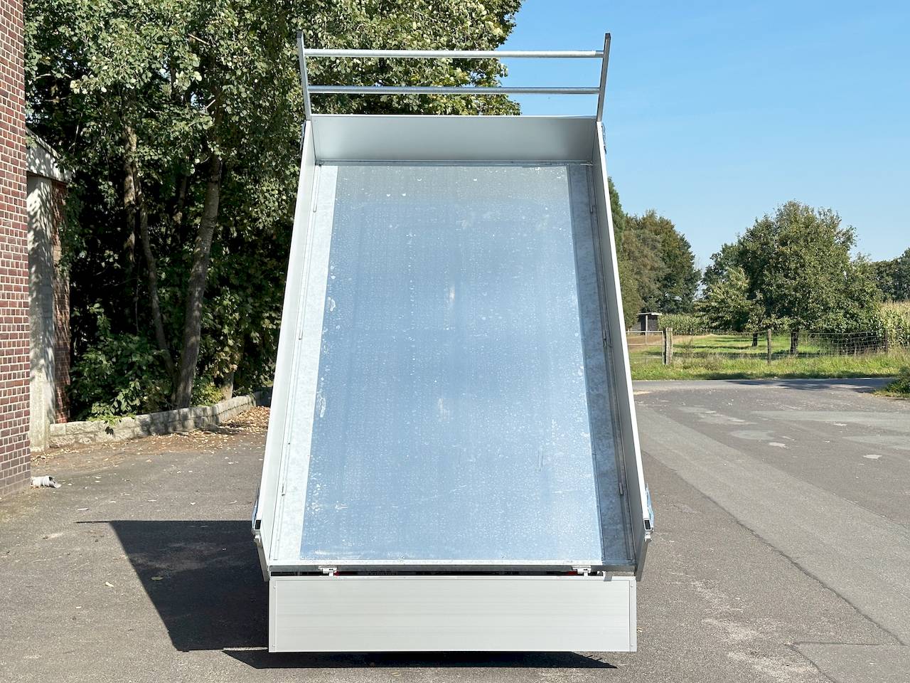 Cheval Liberté Debon PW2.4 LUX Dreiseitenkipper 2600 kg mit Elektrohydraulik – 300 x 180 x 35 cm – Bild 8